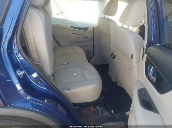 JN8AT2MT9HW140850 2017 NISSAN ROGUE - Image 8