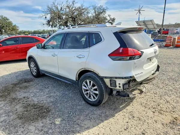 JN8AT2MT9HW142260 2017 NISSAN ROGUE - Image 2