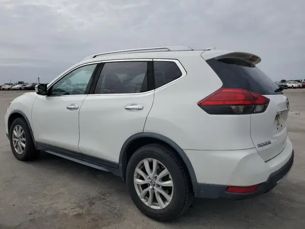 JN8AT2MT9HW143571 2017 NISSAN ROGUE - Image 2