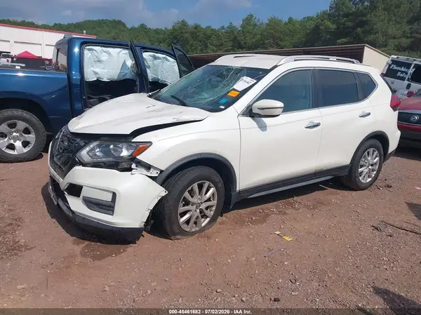 JN8AT2MT9HW143750 2017 NISSAN ROGUE - Image 2