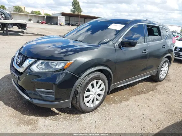 JN8AT2MT9HW146986 2017 NISSAN ROGUE - Image 2