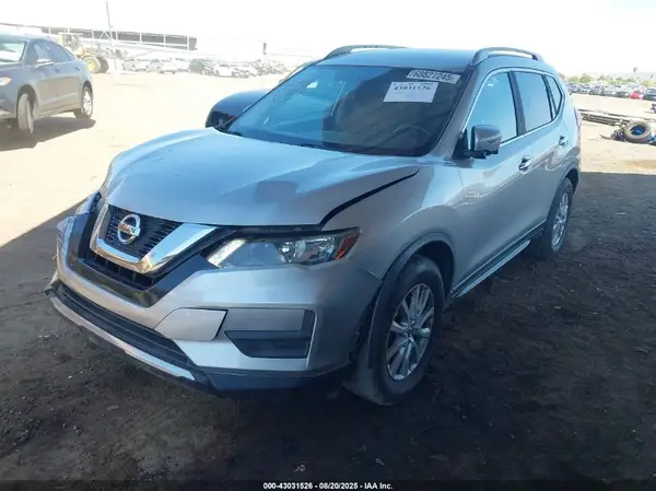 JN8AT2MT9HW147569 2017 NISSAN ROGUE - Image 2