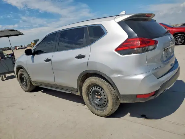JN8AT2MT9HW148446 2017 NISSAN ROGUE - Image 2