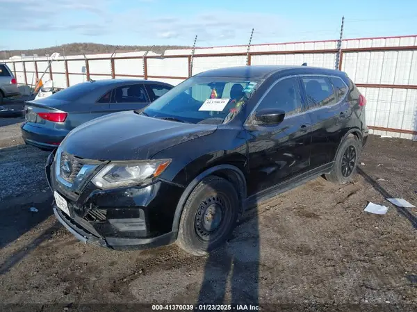 JN8AT2MT9HW150598 2017 NISSAN ROGUE - Image 2