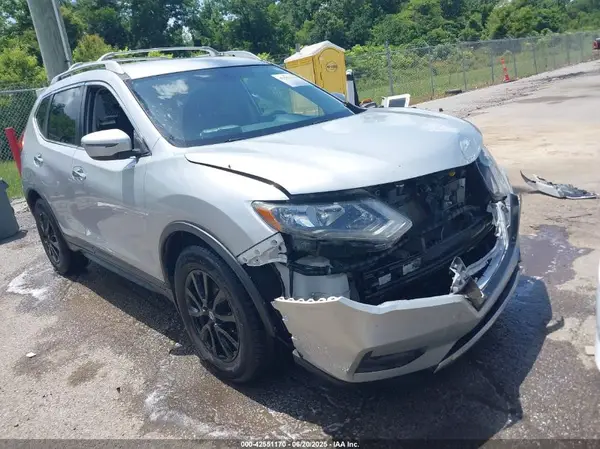 JN8AT2MT9HW150794 2017 NISSAN ROGUE - Image 1