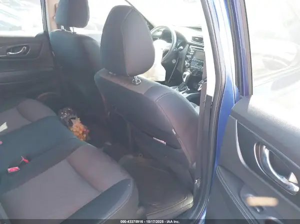 JN8AT2MT9HW152402 2017 NISSAN ROGUE - Image 8