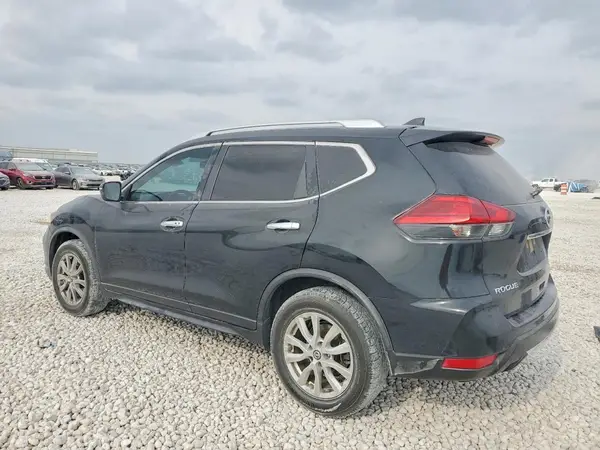 JN8AT2MT9HW152545 2017 NISSAN ROGUE - Image 2