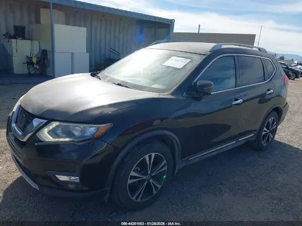 JN8AT2MT9HW154053 2017 NISSAN ROGUE - Image 2
