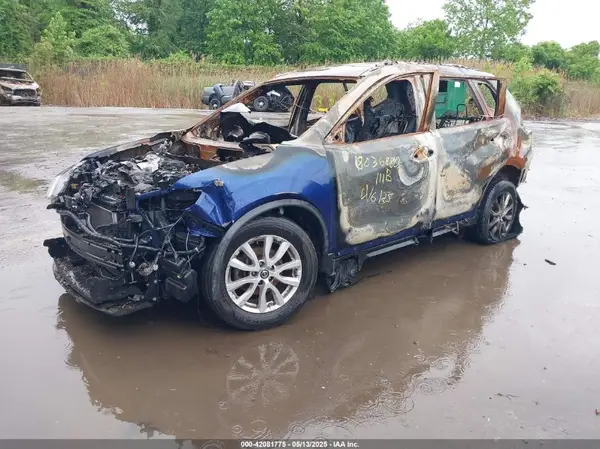 JN8AT2MT9HW154473 2017 NISSAN ROGUE - Image 2