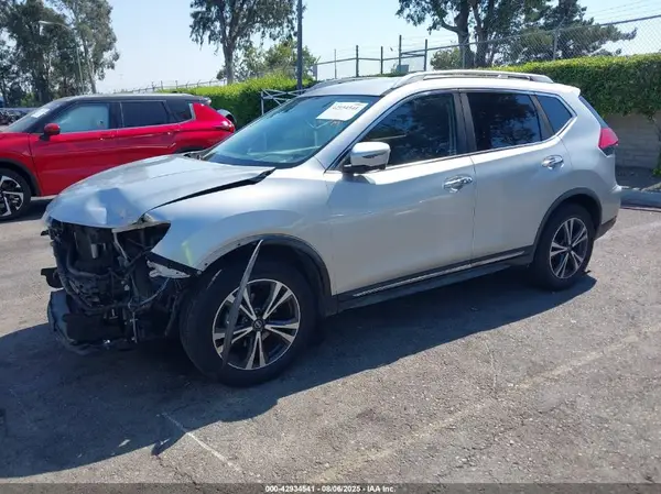 JN8AT2MT9HW154490 2017 NISSAN ROGUE - Image 2