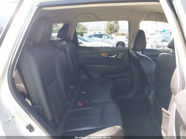 JN8AT2MT9HW154490 2017 NISSAN ROGUE - Image 8