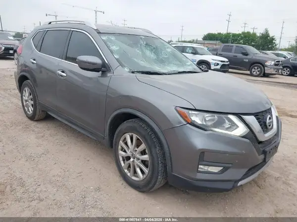 JN8AT2MT9HW380416 2017 NISSAN ROGUE - Image 1