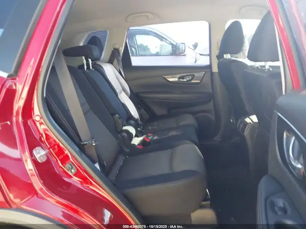 JN8AT2MT9HW380867 2017 NISSAN ROGUE - Image 8