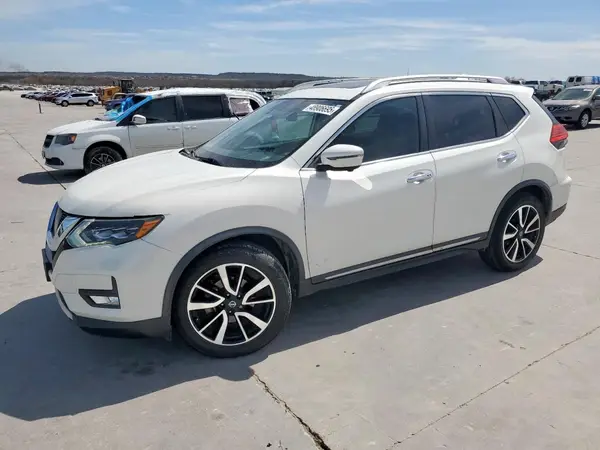 JN8AT2MT9HW381338 2017 NISSAN ROGUE - Image 1