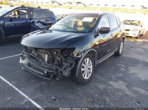 JN8AT2MT9HW384076 2017 NISSAN ROGUE - Image 2