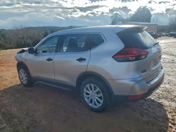 JN8AT2MT9HW390220 2017 NISSAN ROGUE - Image 2