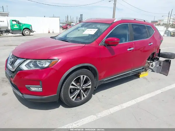 JN8AT2MT9HW391903 2017 NISSAN ROGUE - Image 2