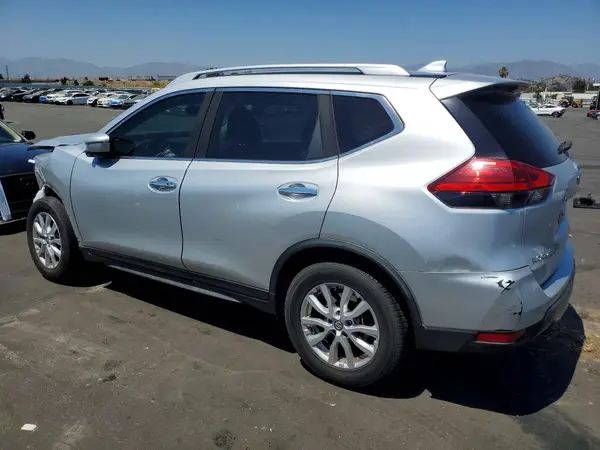 JN8AT2MT9HW396325 2017 NISSAN ROGUE - Image 2
