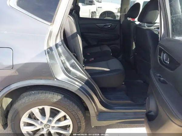 JN8AT2MT9HW398981 2017 NISSAN ROGUE - Image 8