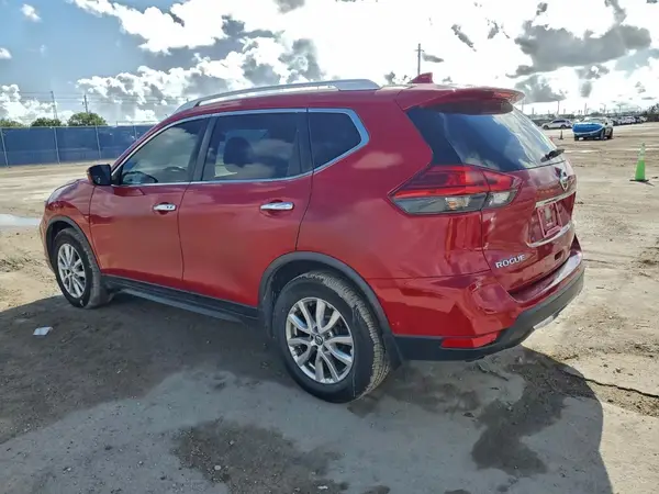 JN8AT2MT9HW400115 2017 NISSAN ROGUE - Image 2