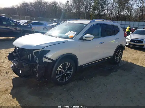 JN8AT2MT9HW402379 2017 NISSAN ROGUE - Image 2