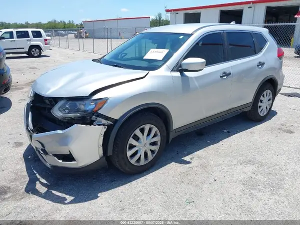 JN8AT2MT9HW402589 2017 NISSAN ROGUE - Image 2