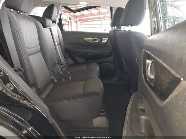 JN8AT2MT9HW402799 2017 NISSAN ROGUE - Image 8