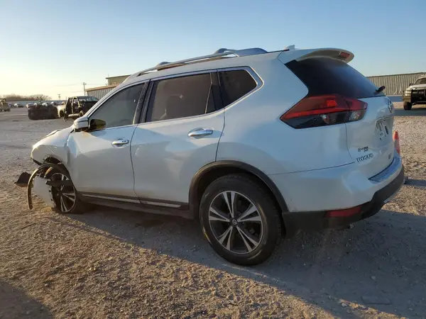 JN8AT2MT9HW402933 2017 NISSAN ROGUE - Image 2