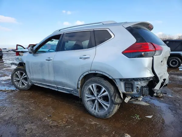 JN8AT2MT9HW403175 2017 NISSAN ROGUE - Image 2