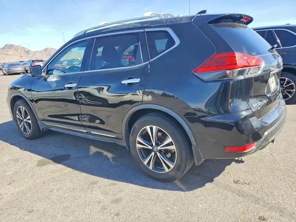 JN8AT2MT9HW403256 2017 NISSAN ROGUE - Image 2