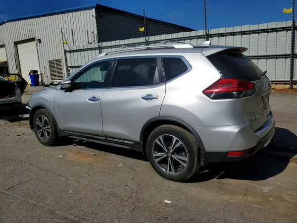 JN8AT2MT9HW405914 2017 NISSAN ROGUE - Image 2