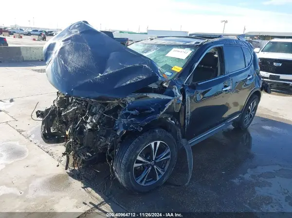JN8AT2MT9HW406674 2017 NISSAN ROGUE - Image 2