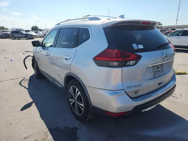 JN8AT2MT9HW407193 2017 NISSAN ROGUE - Image 2