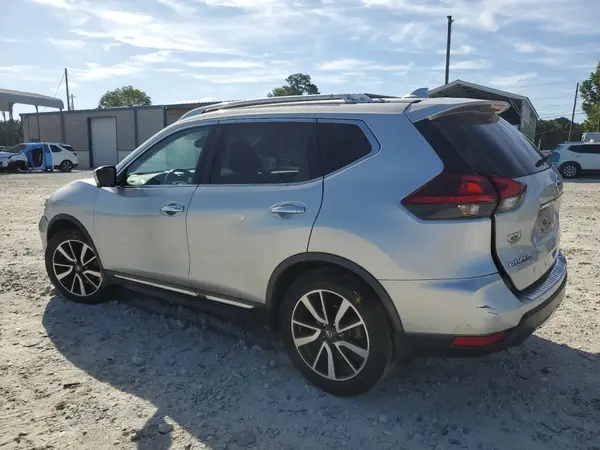 JN8AT2MT9JW451670 2018 NISSAN ROGUE - Image 2