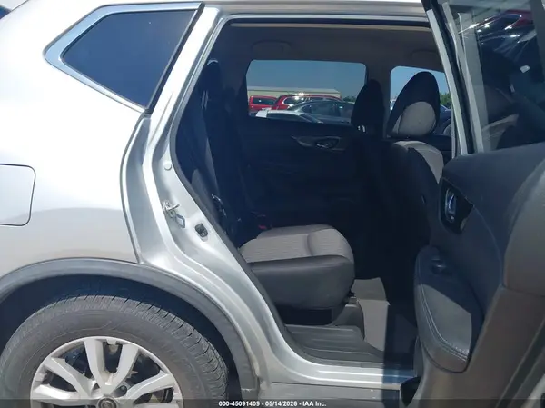 JN8AT2MT9JW451894 2018 NISSAN ROGUE - Image 8