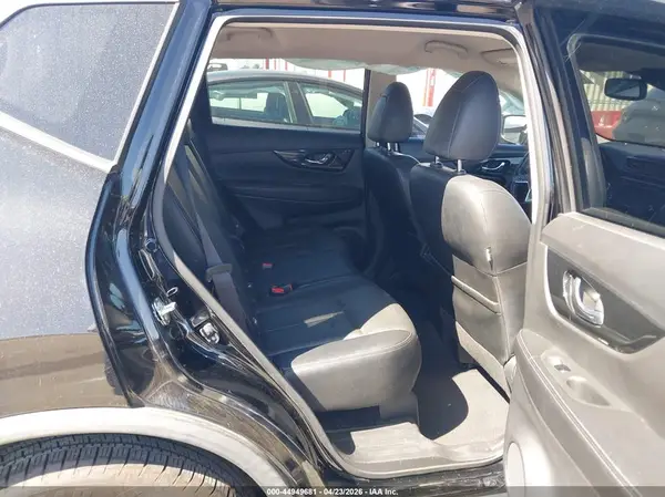 JN8AT2MT9JW452897 2018 NISSAN ROGUE - Image 8