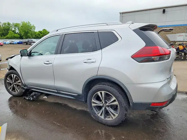 JN8AT2MT9JW453208 2018 NISSAN ROGUE - Image 2