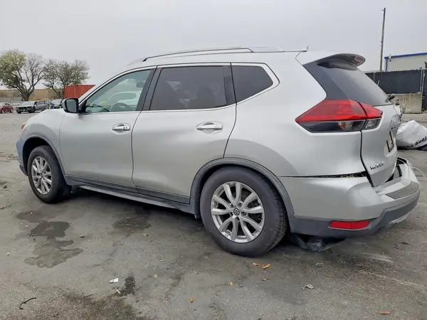 JN8AT2MT9JW453726 2018 NISSAN ROGUE - Image 2