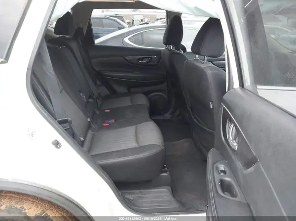 JN8AT2MT9JW456660 2018 NISSAN ROGUE - Image 8