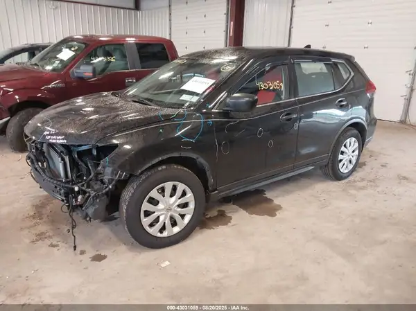 JN8AT2MT9JW457601 2018 NISSAN ROGUE - Image 2