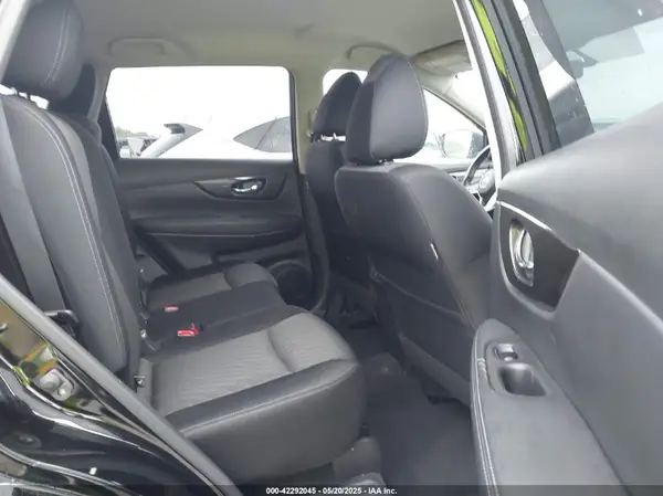 JN8AT2MT9JW458151 2018 NISSAN ROGUE - Image 8