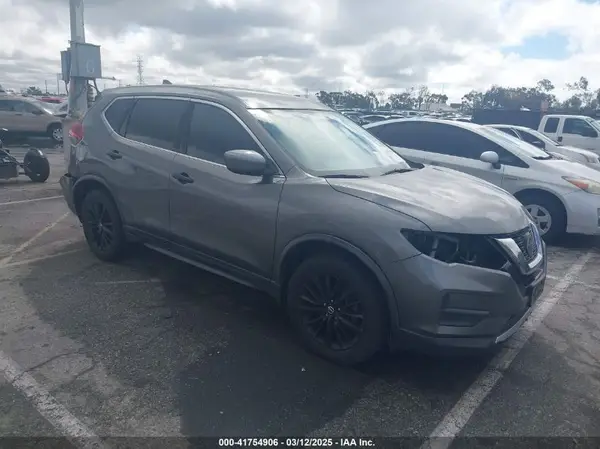 JN8AT2MT9JW459218 2018 NISSAN ROGUE - Image 1