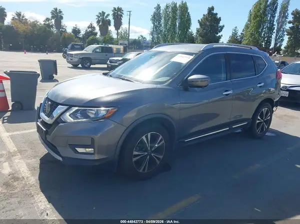 JN8AT2MT9JW460191 2018 NISSAN ROGUE - Image 2