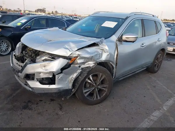 JN8AT2MT9JW460255 2018 NISSAN ROGUE - Image 2