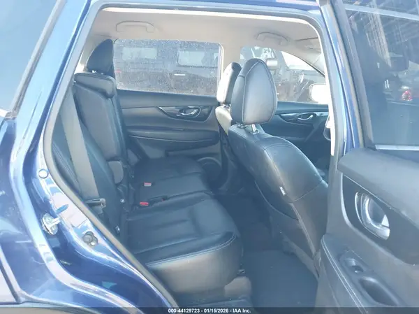 JN8AT2MT9JW460305 2018 NISSAN ROGUE - Image 8