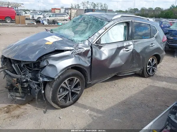 JN8AT2MT9JW460577 2018 NISSAN ROGUE - Image 2