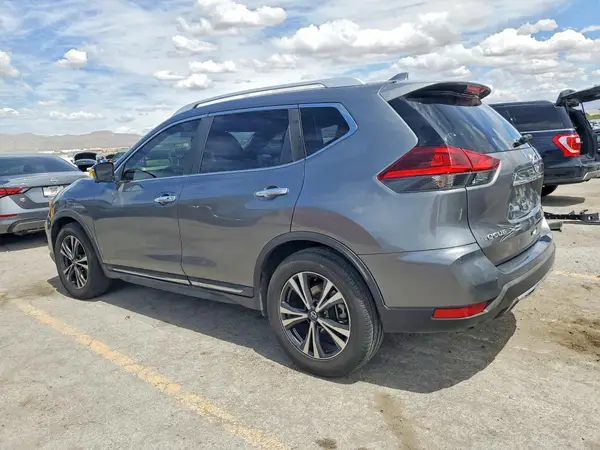 JN8AT2MT9JW461356 2018 NISSAN ROGUE - Image 2
