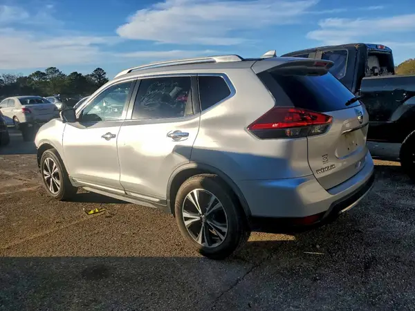 JN8AT2MT9JW462538 2018 NISSAN ROGUE - Image 2