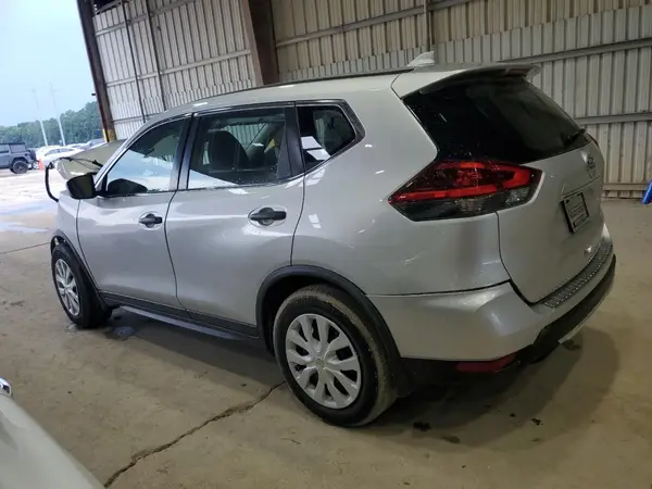 JN8AT2MT9JW463270 2018 NISSAN ROGUE - Image 2
