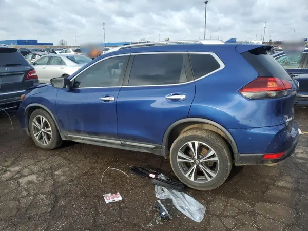 JN8AT2MT9JW463768 2018 NISSAN ROGUE - Image 2